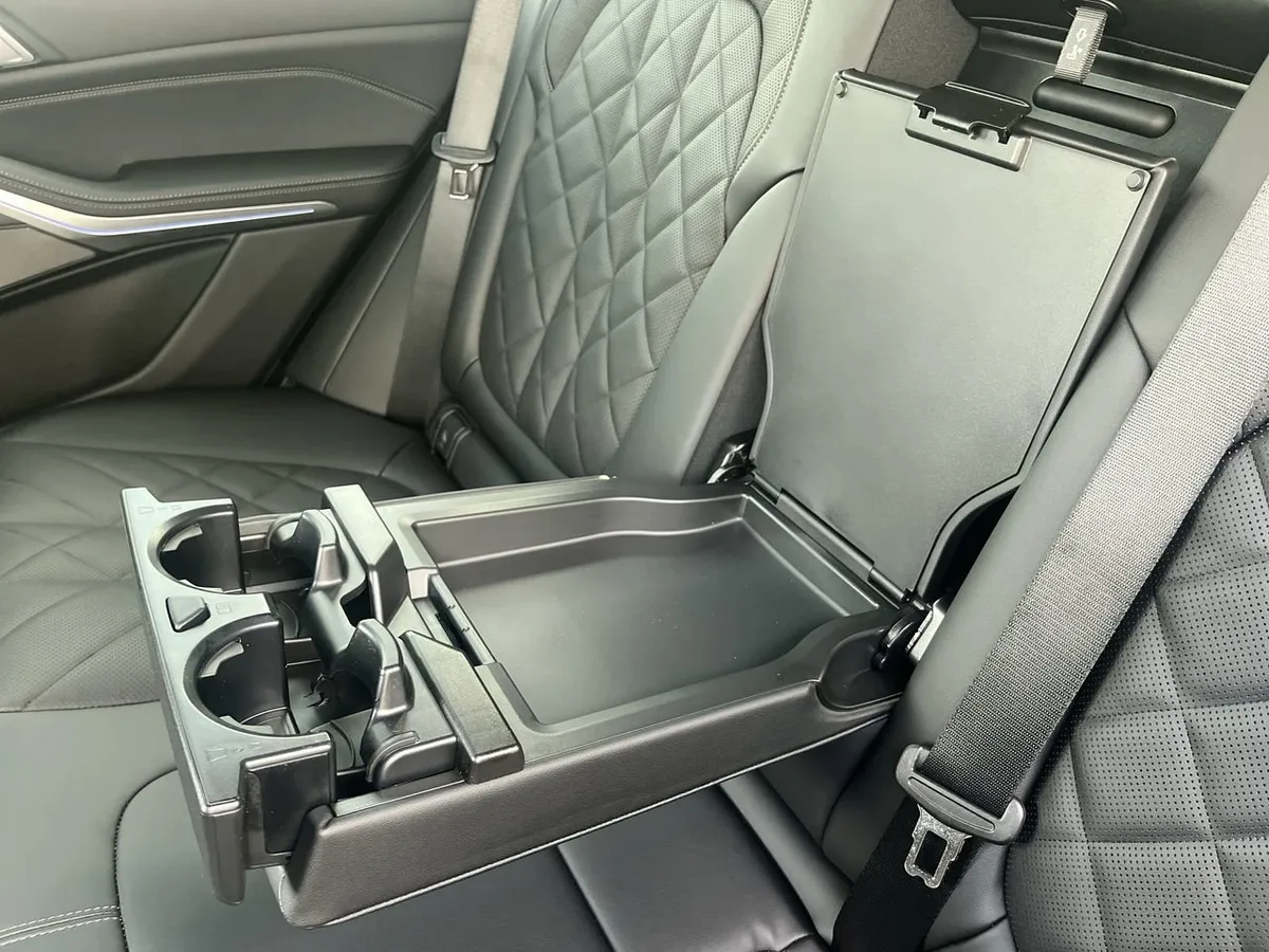 2026 BMW X5 PHEV xDrive50e thumbnail 31