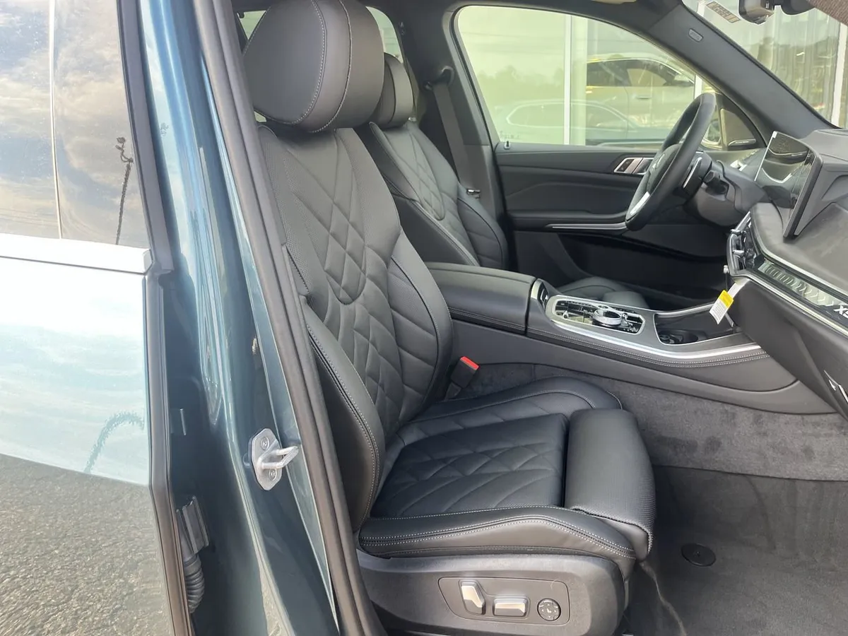 2026 BMW X5 PHEV xDrive50e thumbnail 35