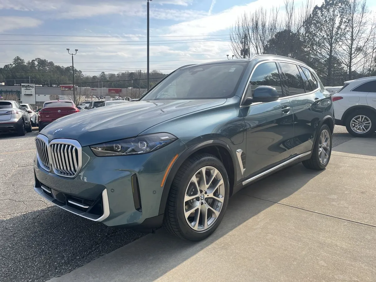 2026 BMW X5 PHEV xDrive50e thumbnail 4