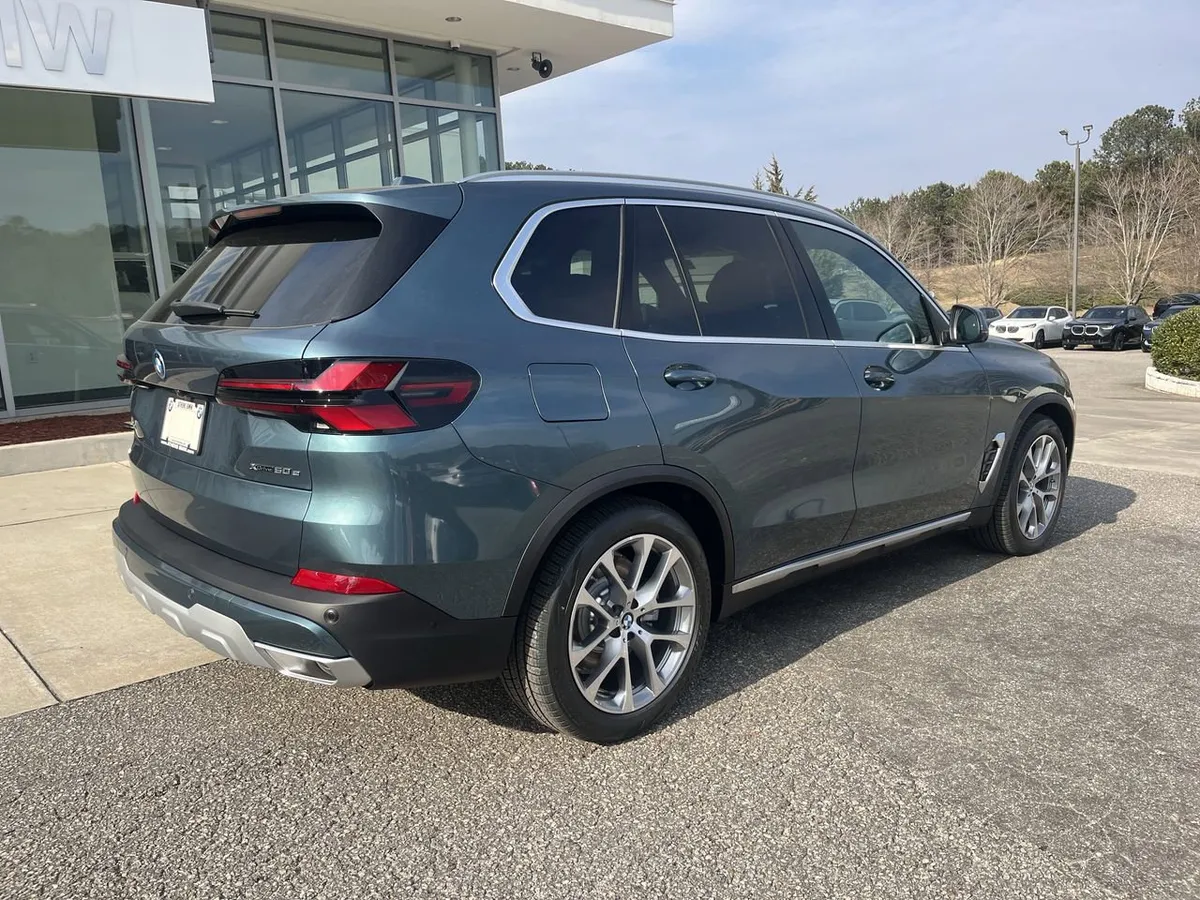 2026 BMW X5 PHEV xDrive50e thumbnail 8