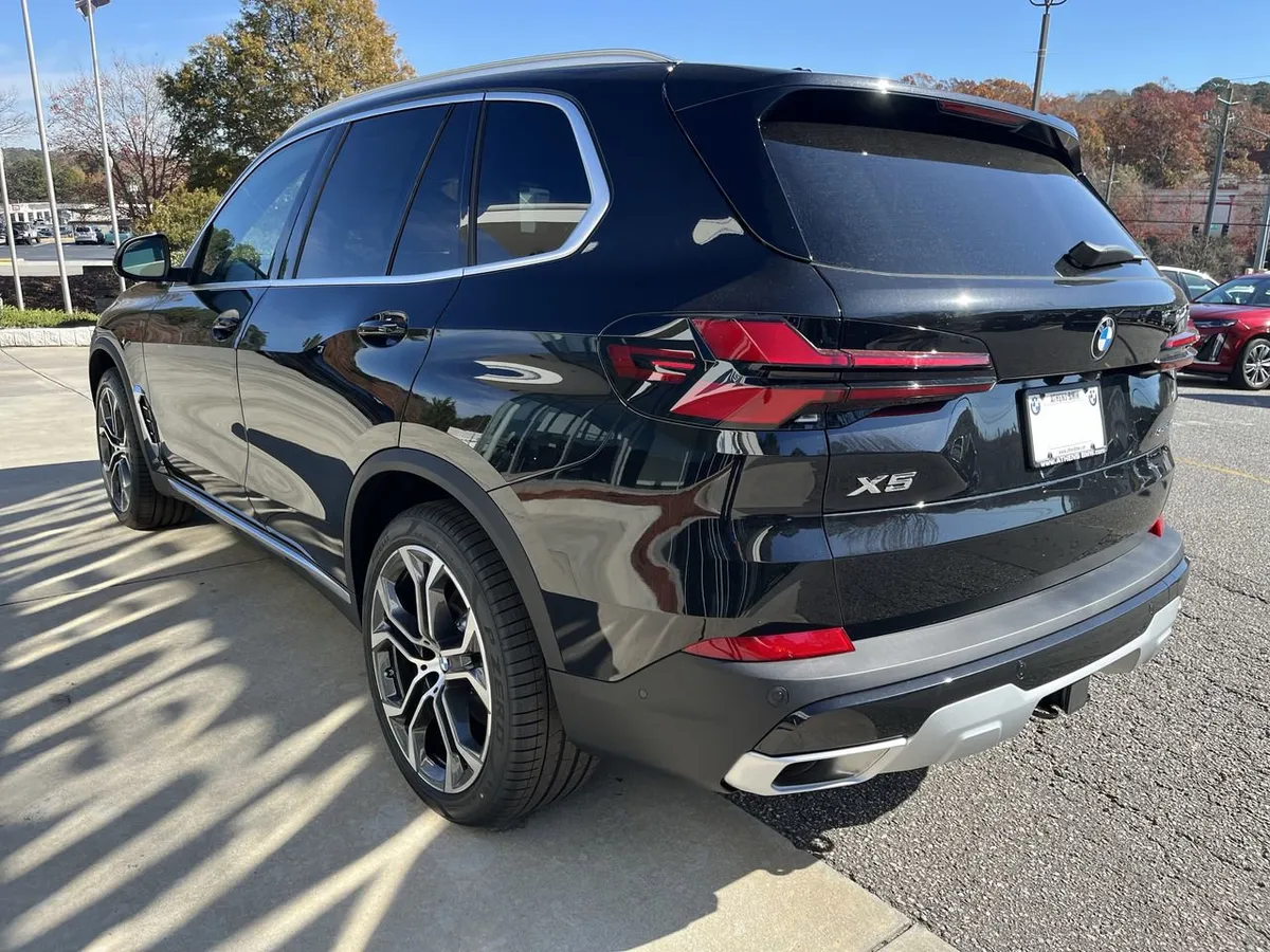 2026 BMW X5 sDrive40i thumbnail 6