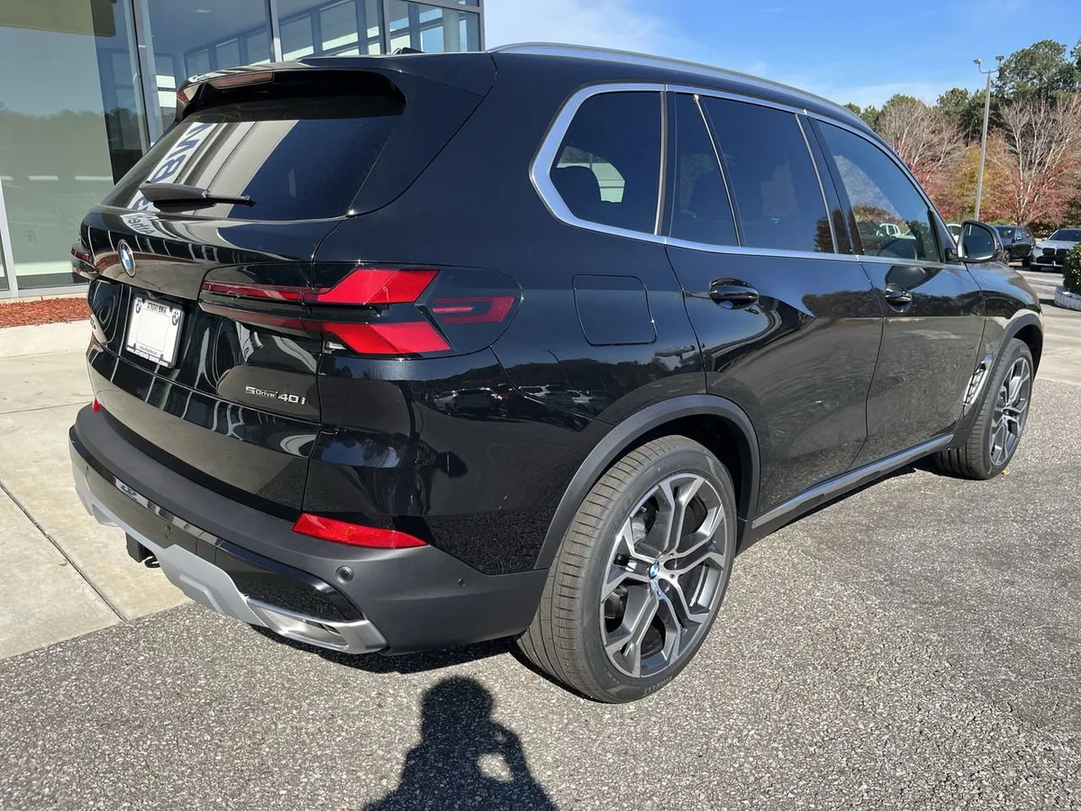 2026 BMW X5 sDrive40i thumbnail 8