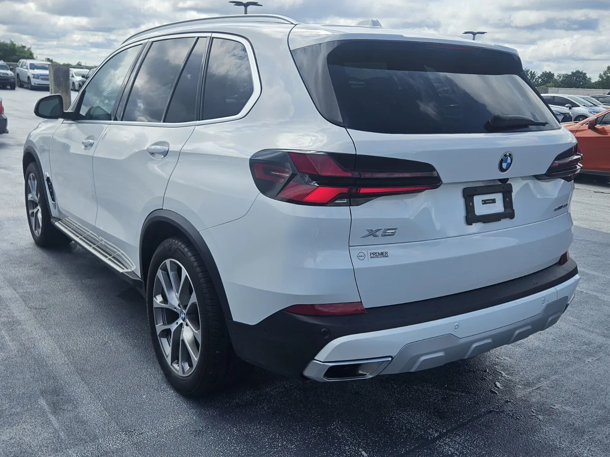 2026 BMW X5 sDrive40i thumbnail 5