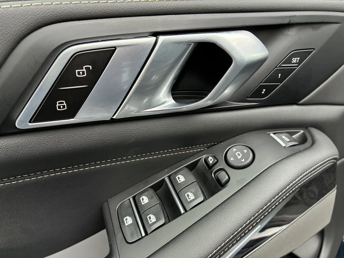 2026 BMW X5 xDrive40i thumbnail 25
