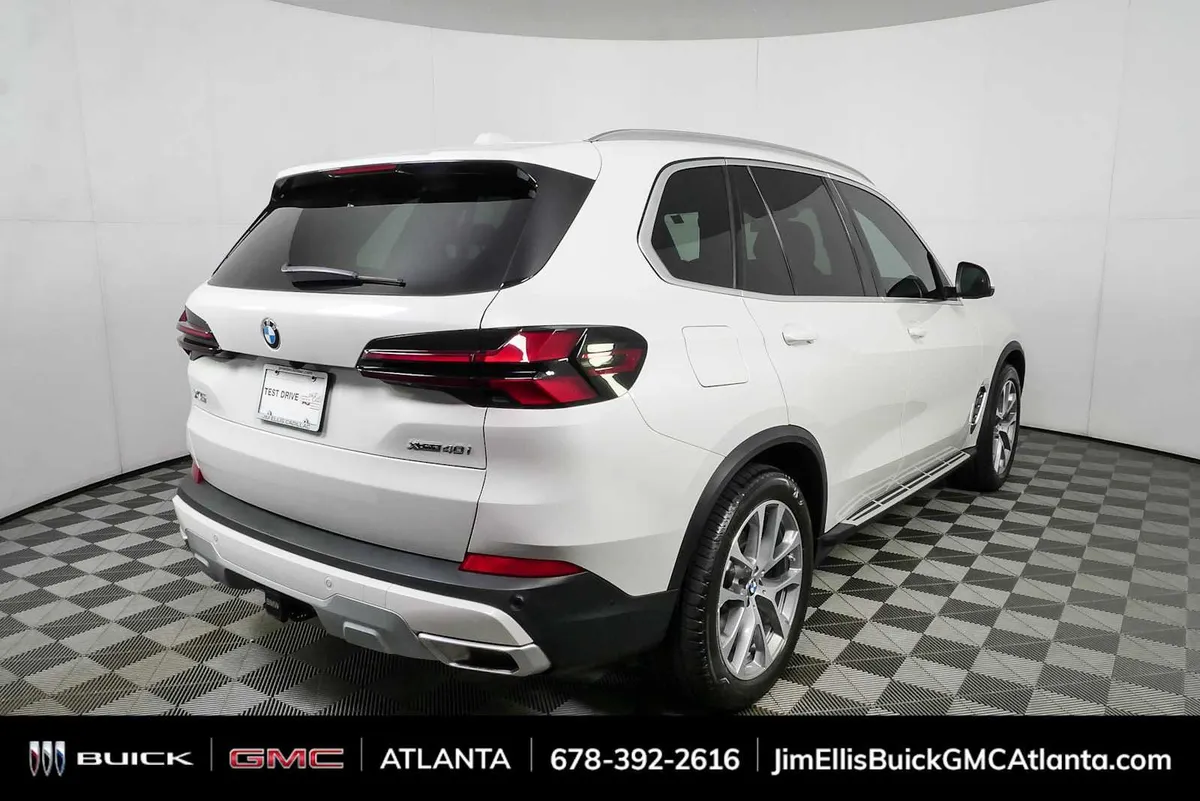 2026 BMW X5 xDrive40i xDrive40i thumbnail 3