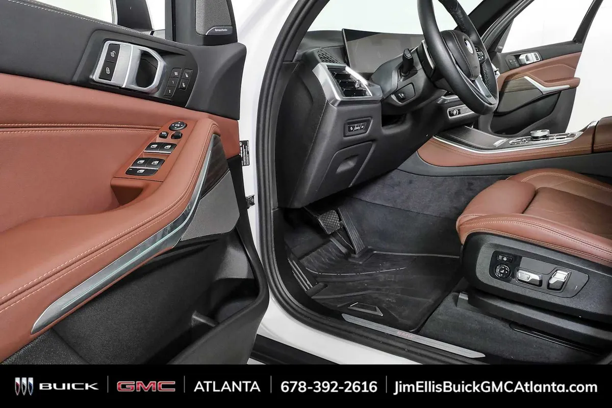 2026 BMW X5 xDrive40i xDrive40i thumbnail 8