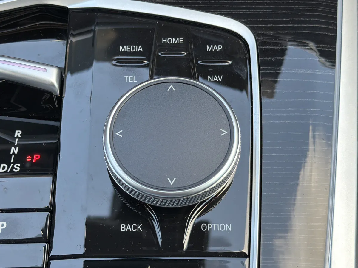 2026 BMW X7 xDrive40i thumbnail 9