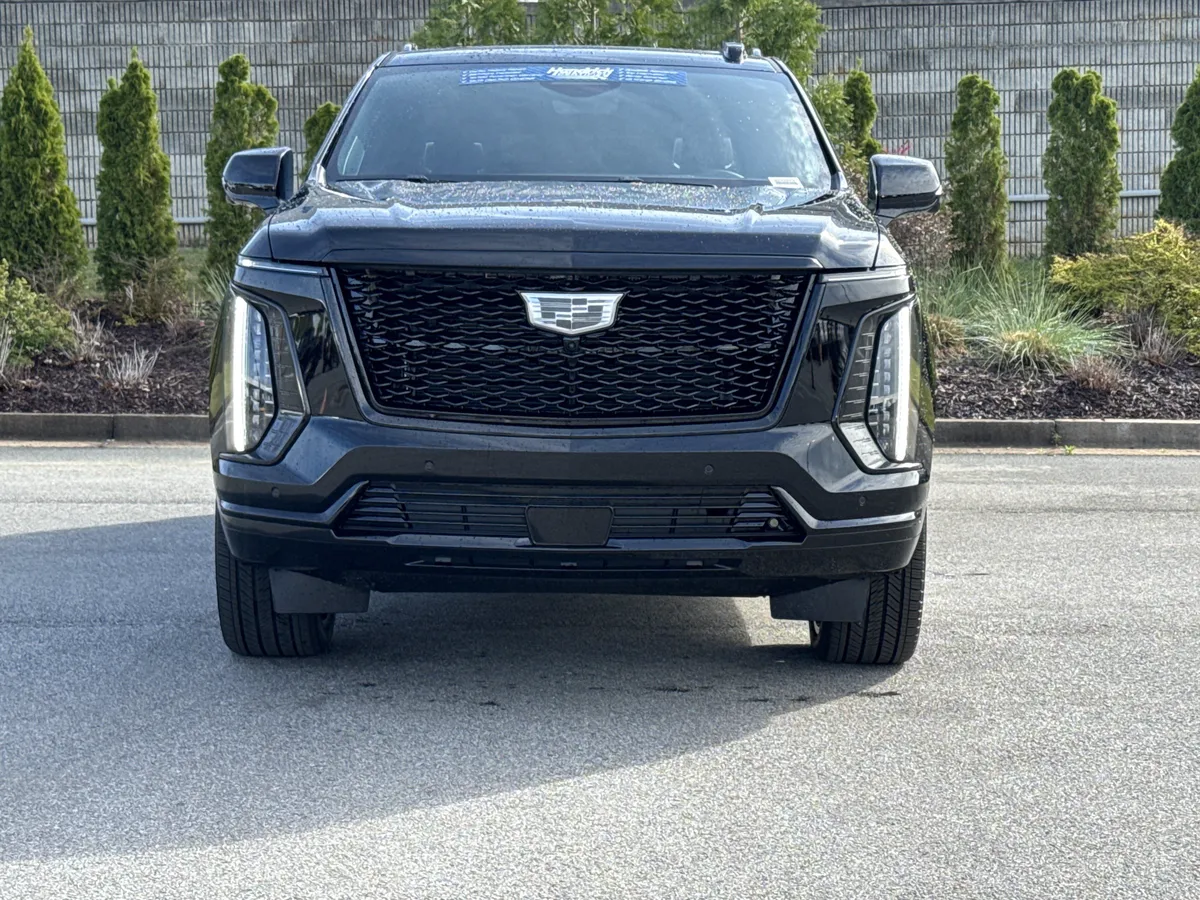 2026 CADILLAC Escalade 4WD Platinum Sport thumbnail 2