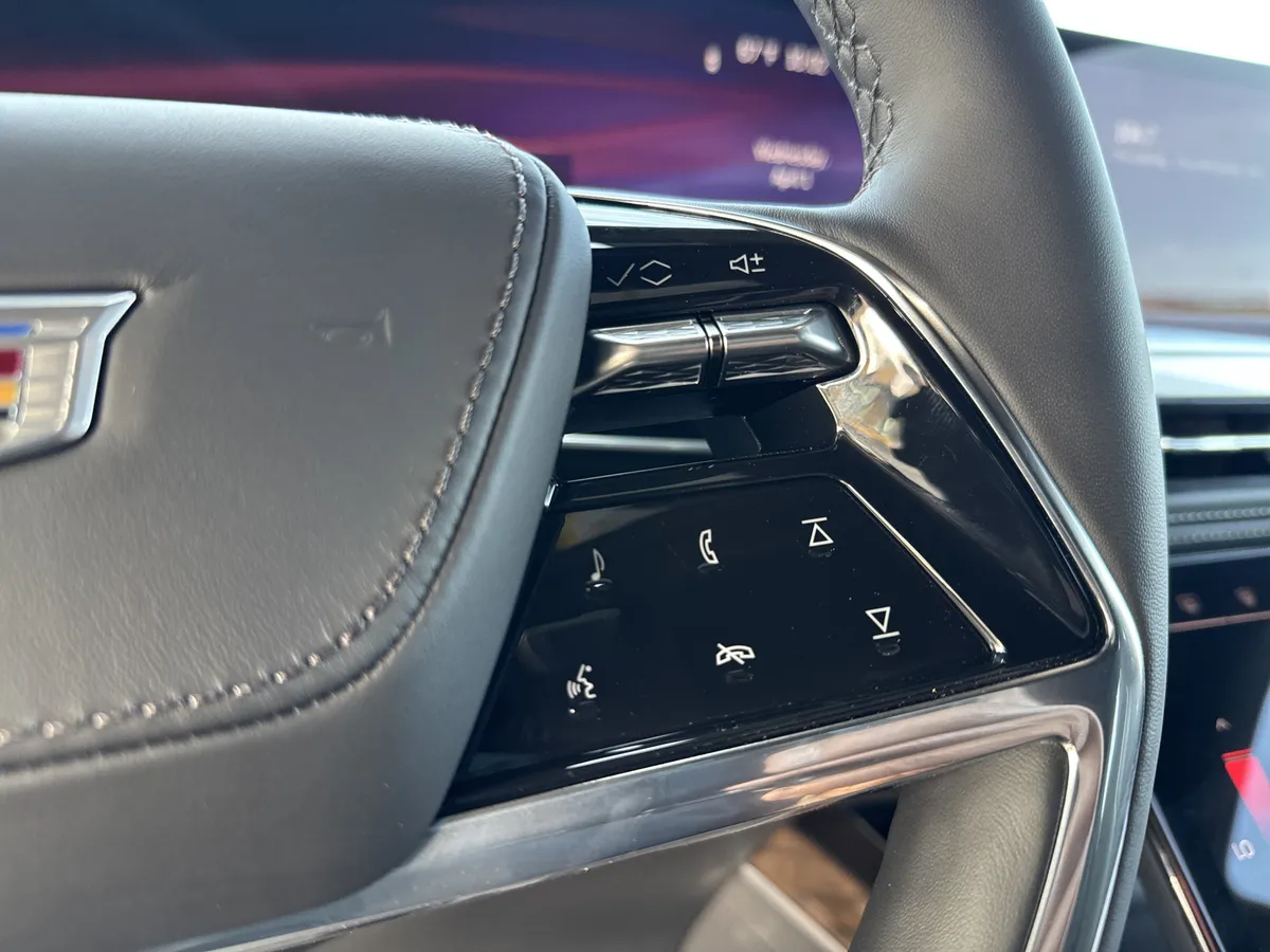 2026 CADILLAC Escalade 4WD Platinum Sport thumbnail 21
