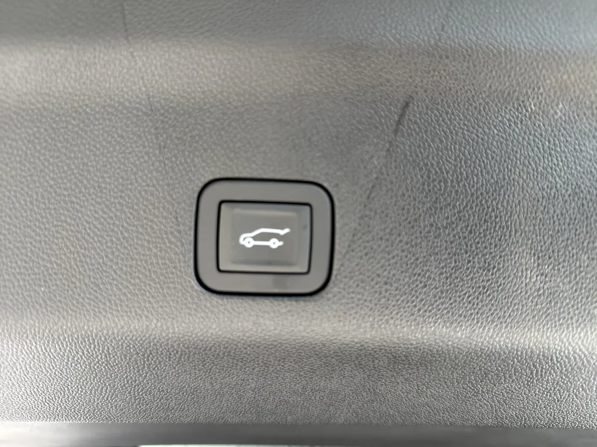 2026 CADILLAC Escalade 4WD Platinum Sport thumbnail 39