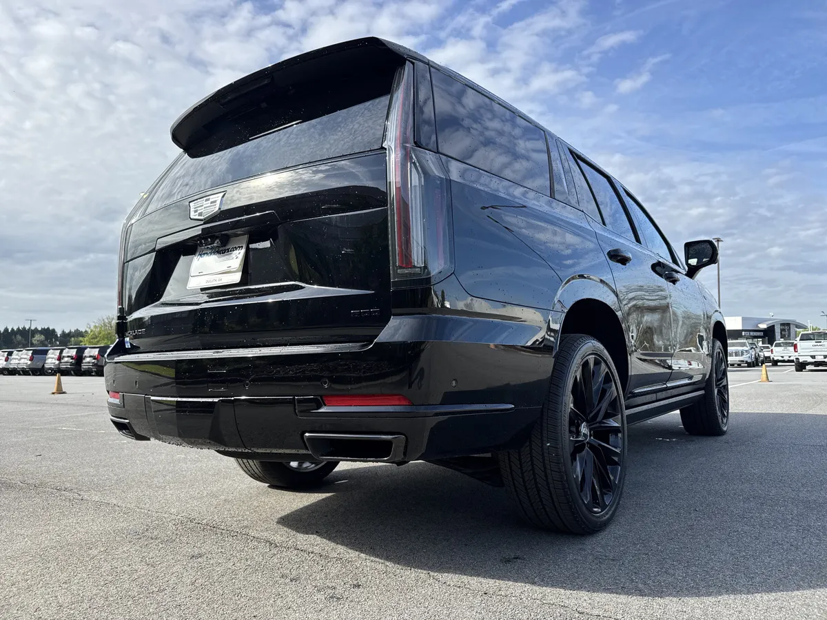2026 CADILLAC Escalade 4WD Platinum Sport thumbnail 9