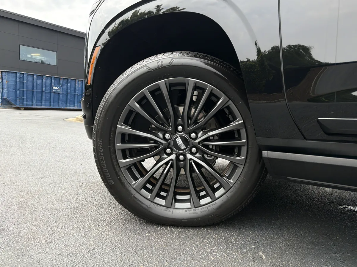 2026 CADILLAC Escalade 4WD Platinum Sport thumbnail 17