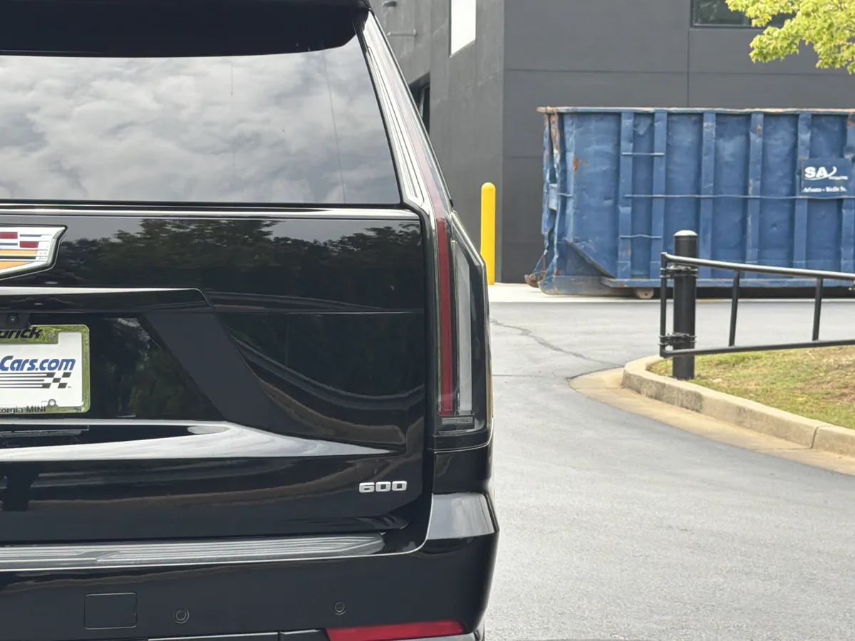 2026 CADILLAC Escalade 4WD Platinum Sport thumbnail 23