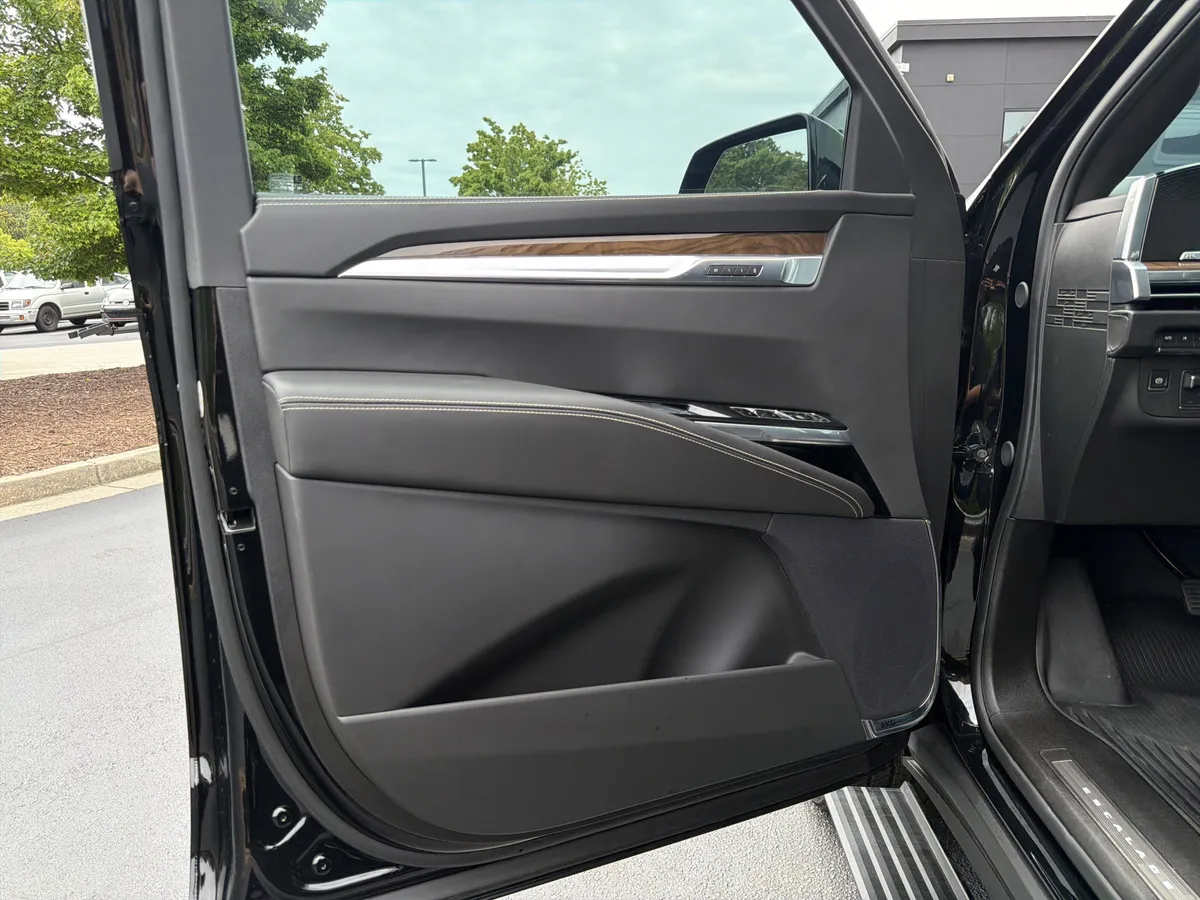 2026 CADILLAC Escalade 4WD Platinum Sport thumbnail 24