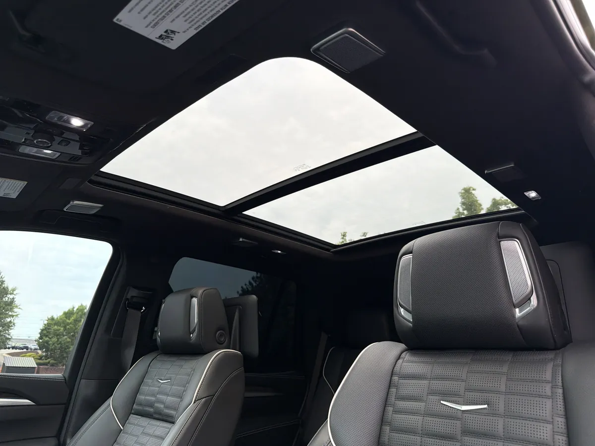 2026 CADILLAC Escalade 4WD Platinum Sport thumbnail 7
