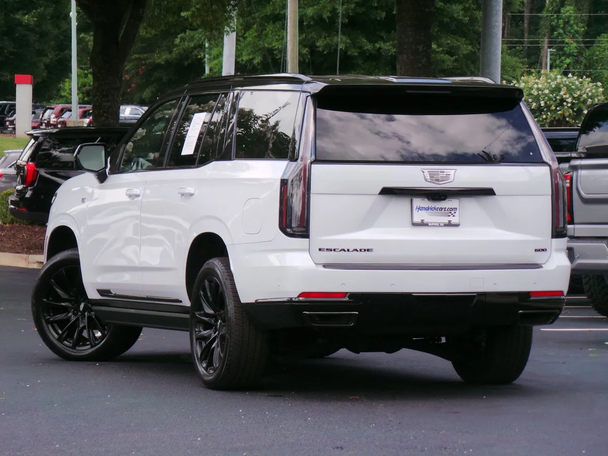 2026 CADILLAC Escalade 4WD Sport thumbnail 2