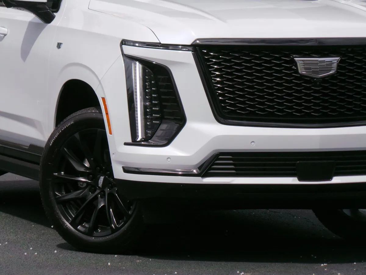 2026 CADILLAC Escalade 4WD Sport thumbnail 21