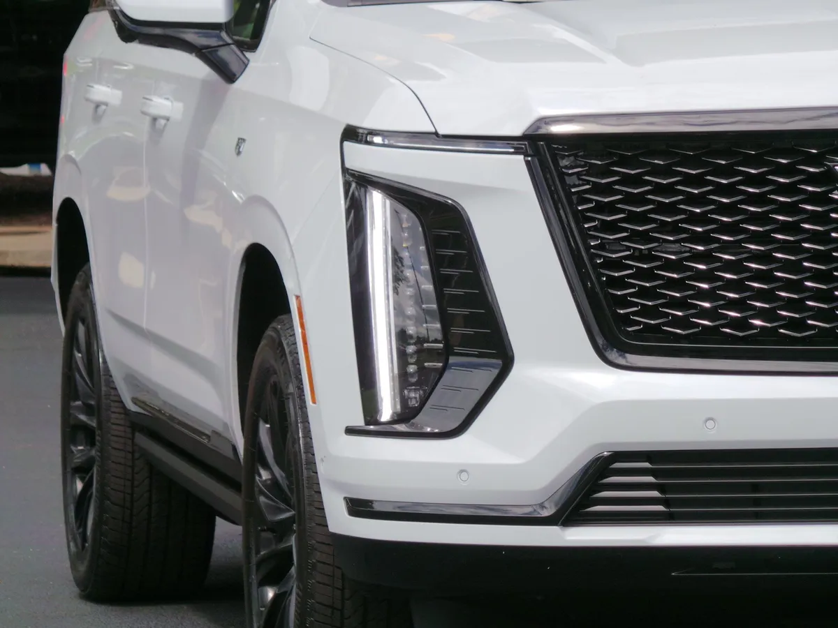 2026 CADILLAC Escalade 4WD Sport thumbnail 24