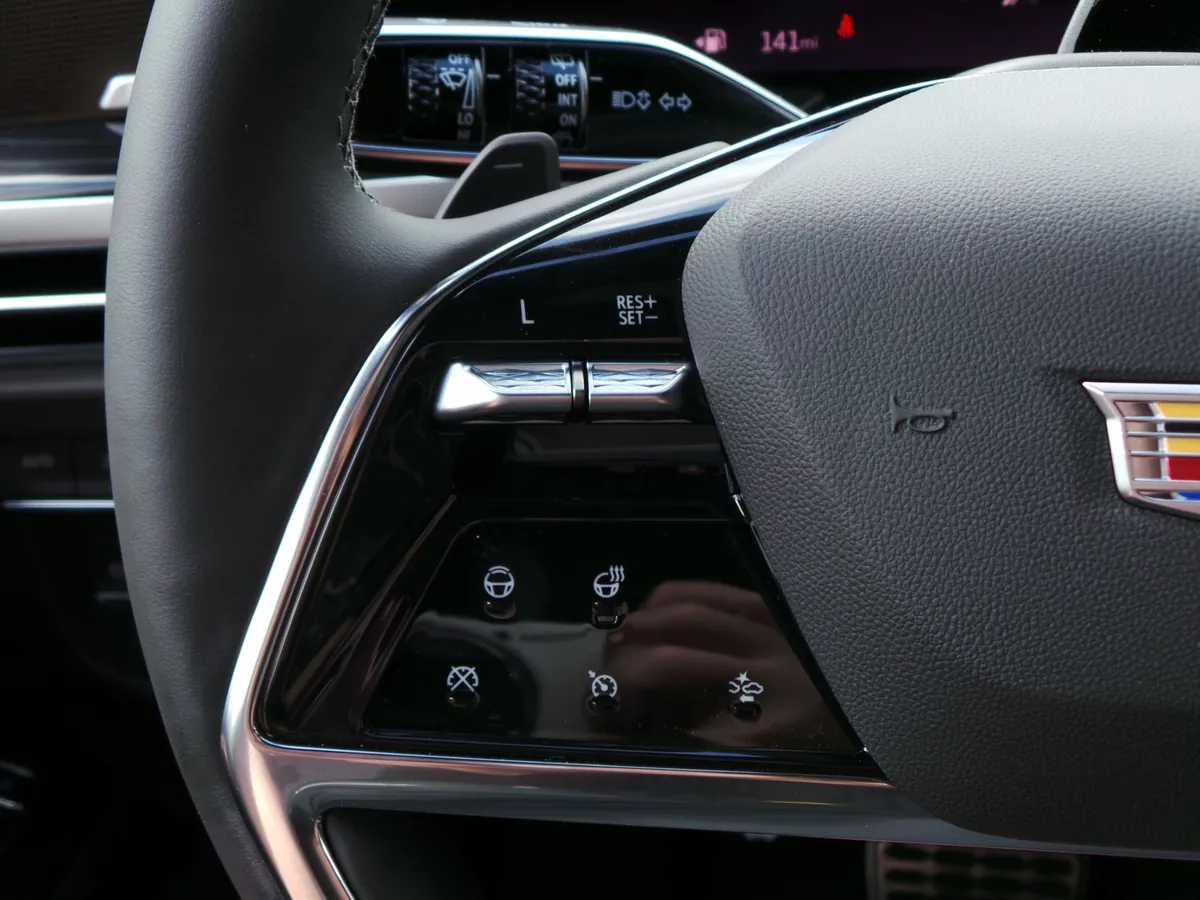 2026 CADILLAC Escalade 4WD Sport thumbnail 32