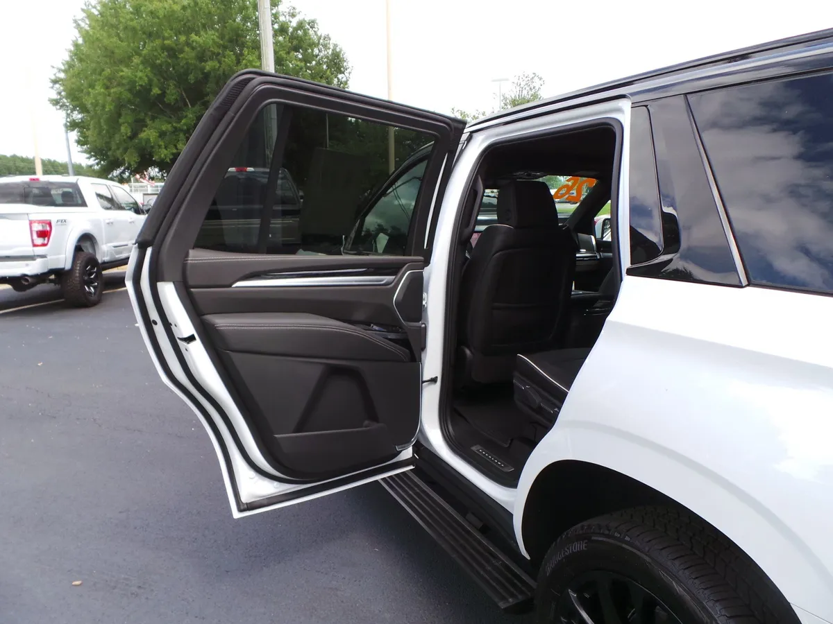 2026 CADILLAC Escalade 4WD Sport thumbnail 35