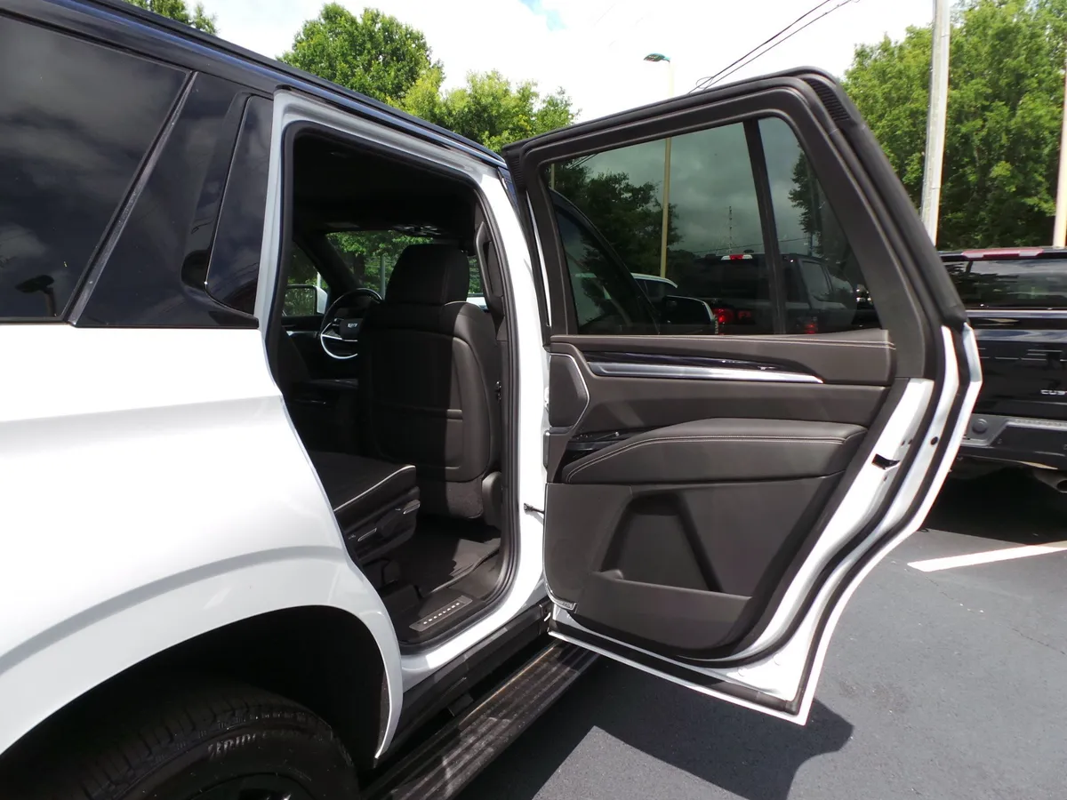 2026 CADILLAC Escalade 4WD Sport thumbnail 38