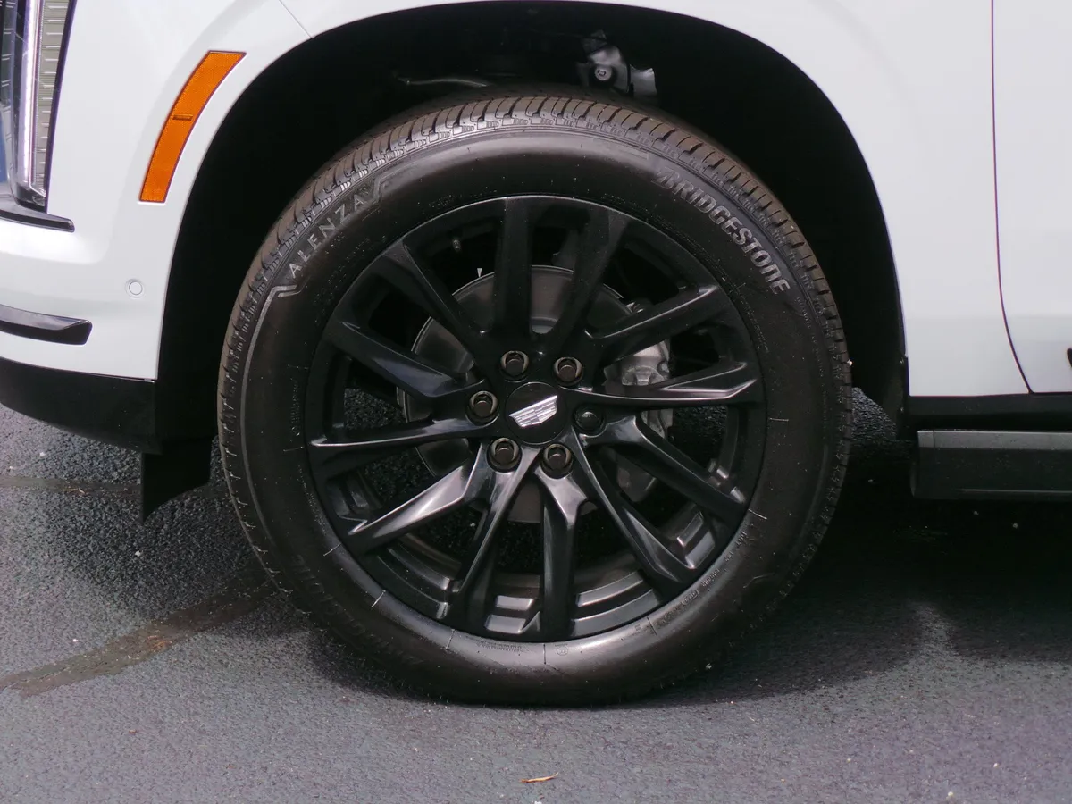 2026 CADILLAC Escalade 4WD Sport thumbnail 5