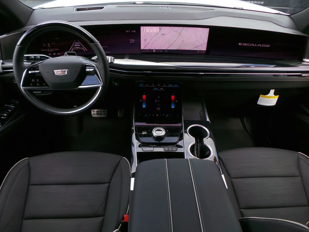 2026 CADILLAC Escalade 4WD Sport thumbnail 6
