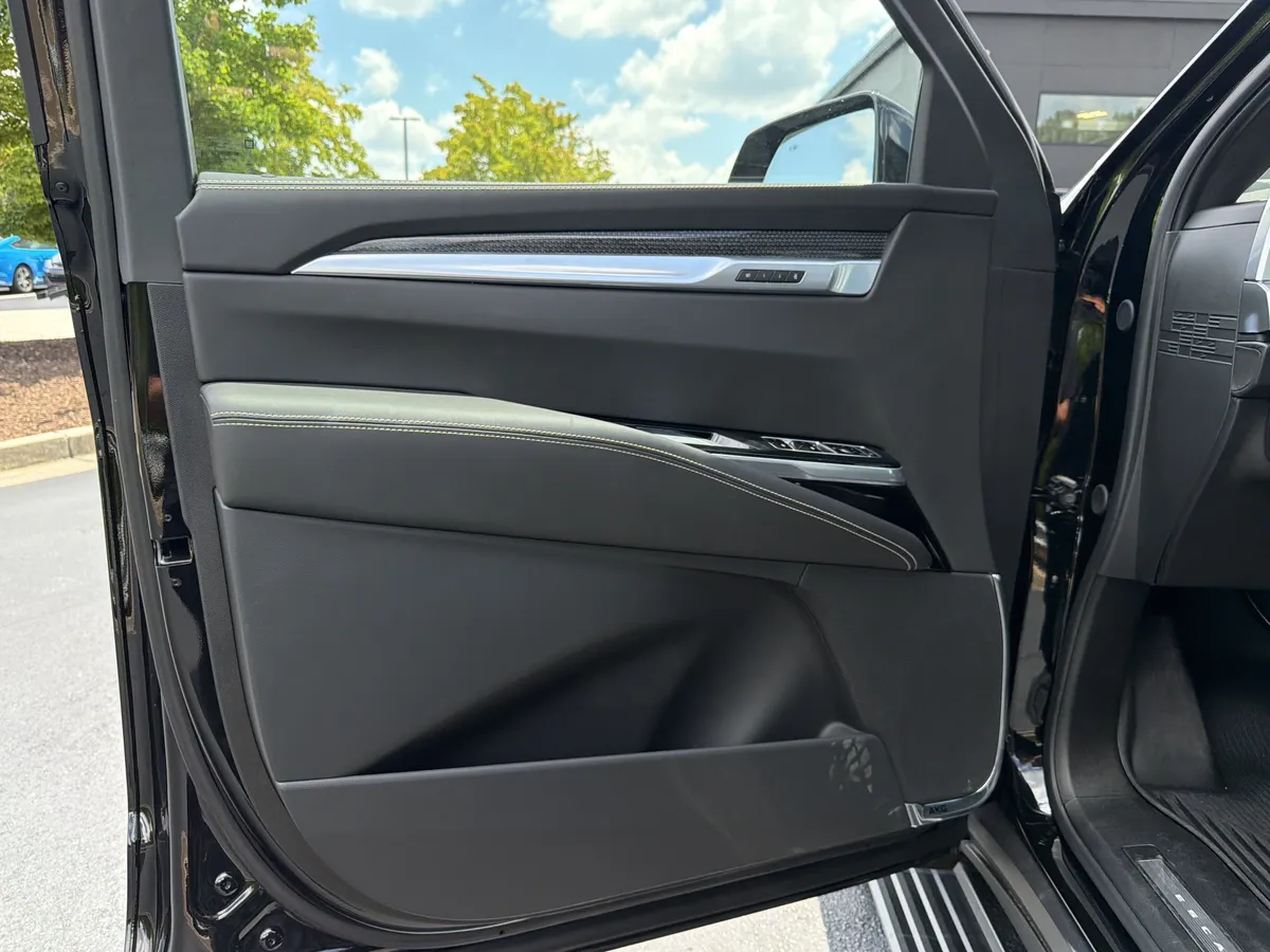 2026 CADILLAC Escalade AWD V-Series thumbnail 24