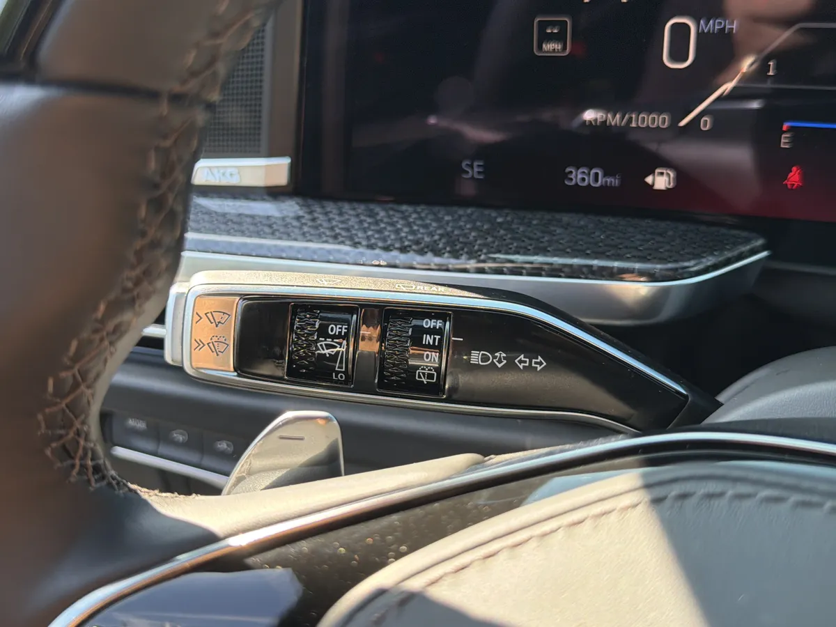 2026 CADILLAC Escalade AWD V-Series thumbnail 30
