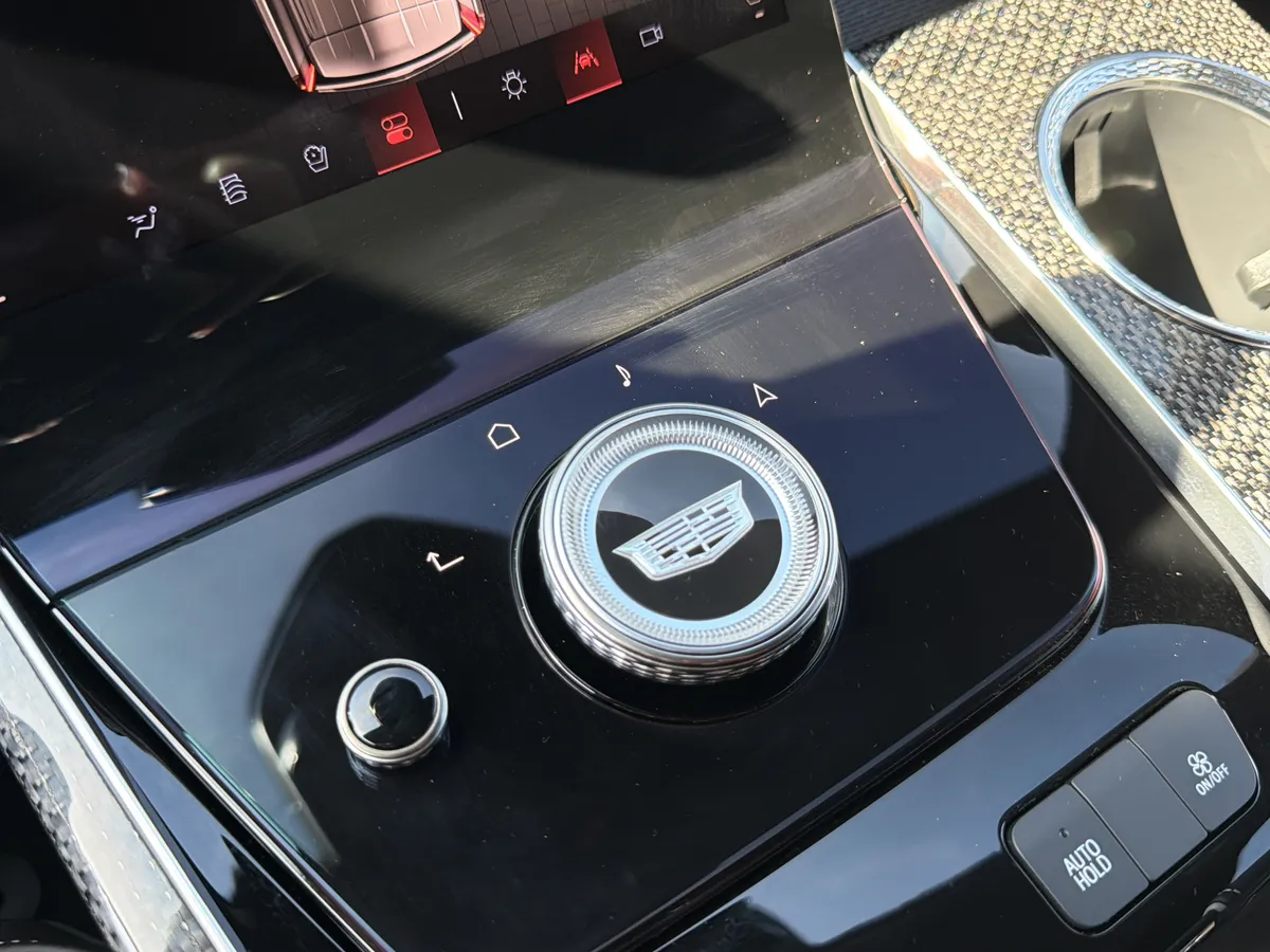 2026 CADILLAC Escalade AWD V-Series thumbnail 43