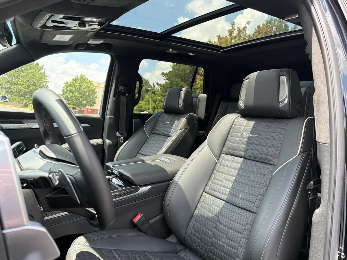 2026 CADILLAC Escalade AWD V-Series thumbnail 6