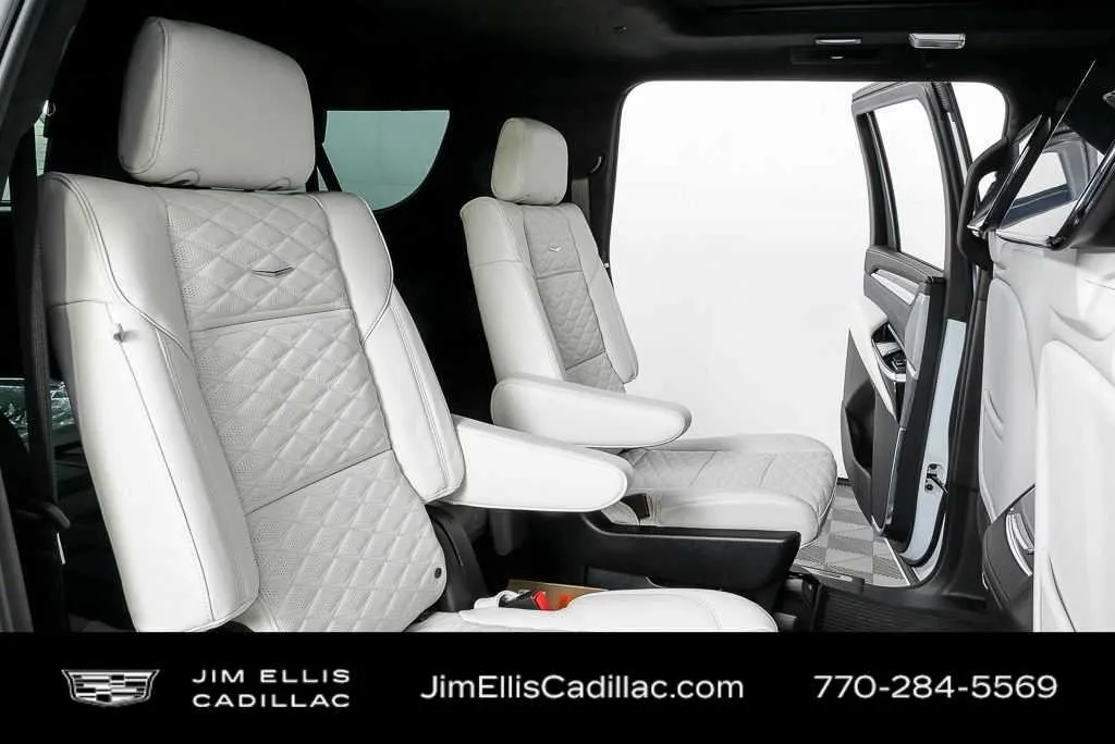 2026 Cadillac Escalade ESV Platinum Sport thumbnail 23