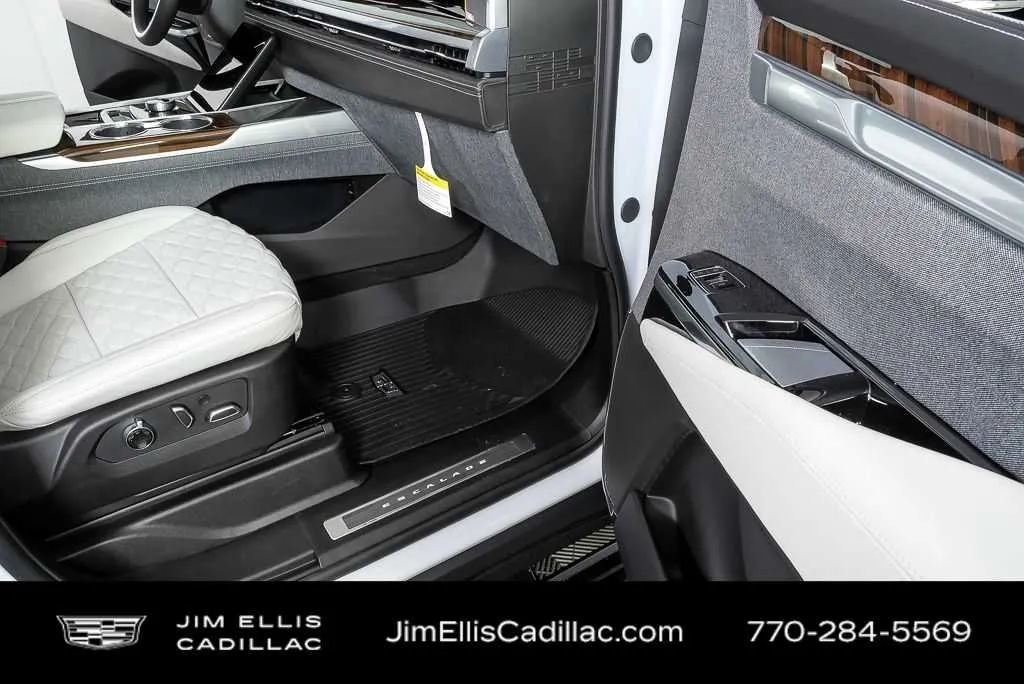 2026 Cadillac Escalade ESV Platinum Sport thumbnail 26