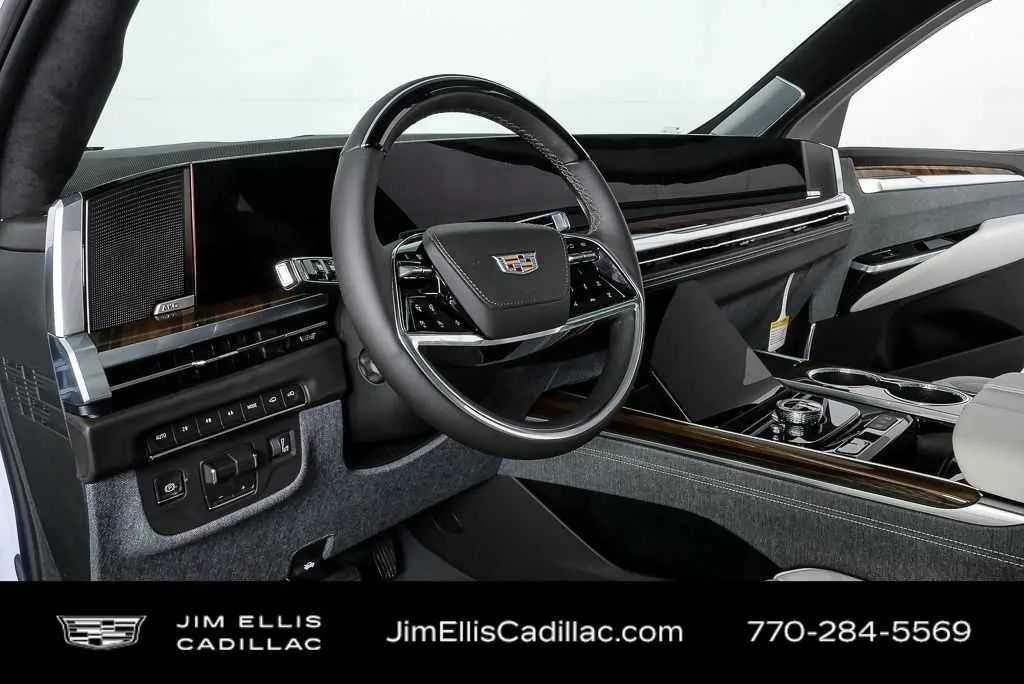 2026 Cadillac Escalade ESV Platinum Sport thumbnail 3