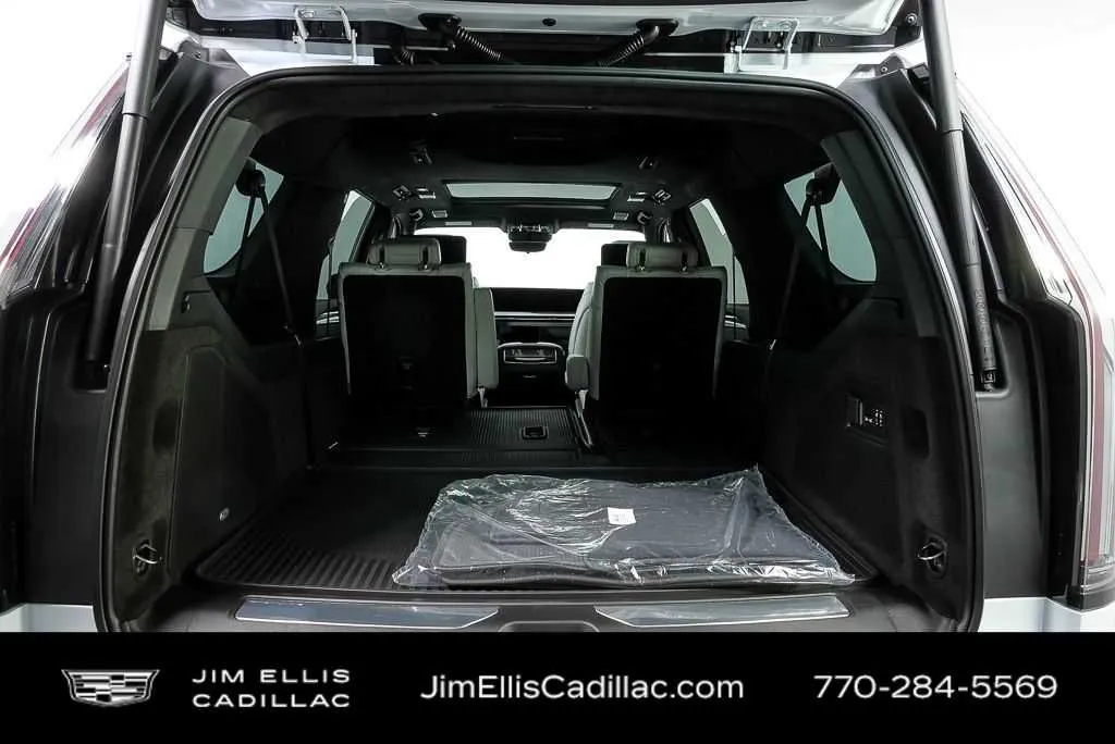 2026 Cadillac Escalade ESV Platinum Sport thumbnail 31