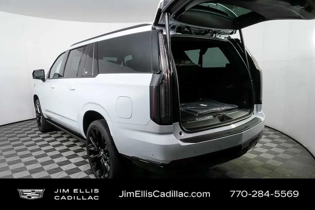 2026 Cadillac Escalade ESV Platinum Sport thumbnail 33