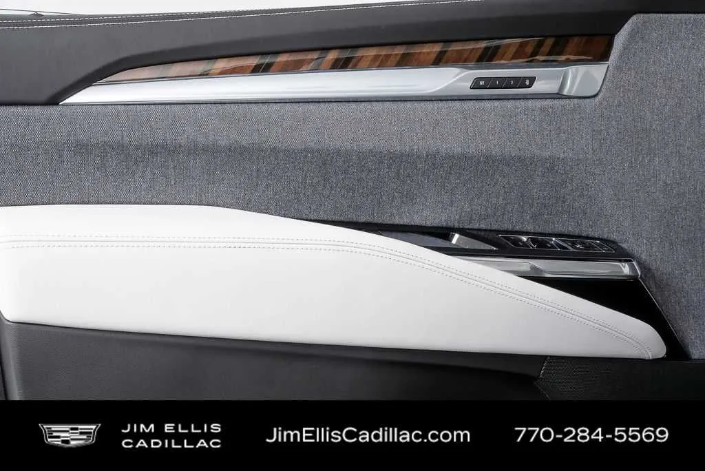 2026 Cadillac Escalade ESV Platinum Sport thumbnail 6