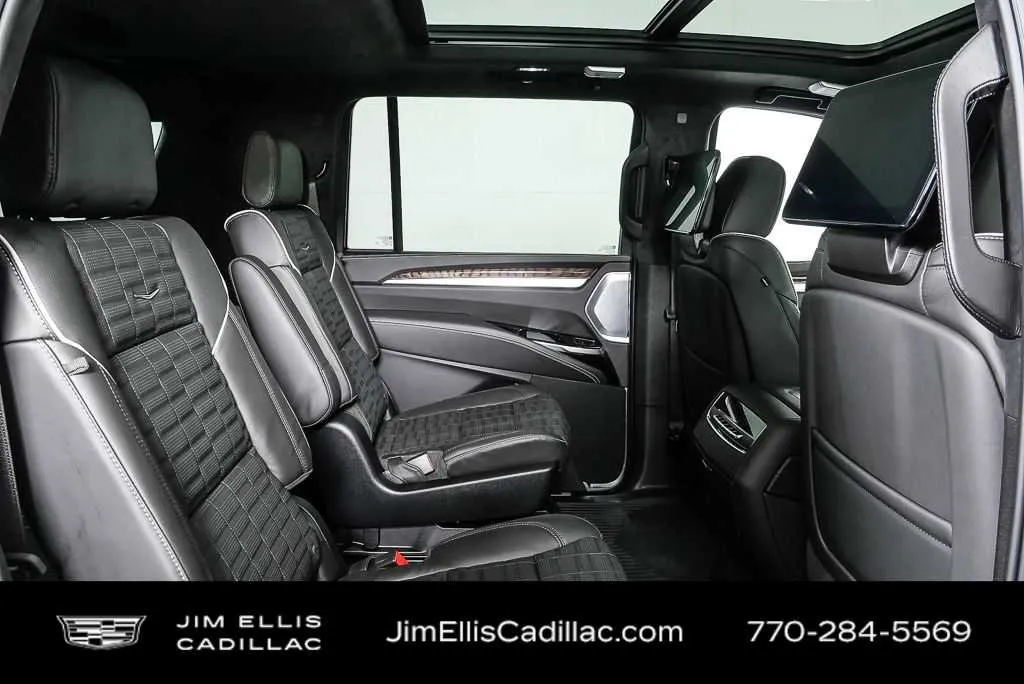 2026 Cadillac Escalade ESV Platinum Sport thumbnail 23