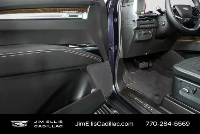 2026 Cadillac Escalade ESV Platinum Sport thumbnail 8