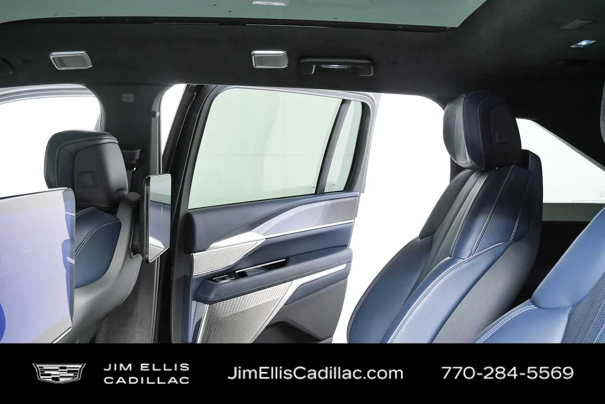 2026 Cadillac ESCALADE IQ Premium Sport thumbnail 15