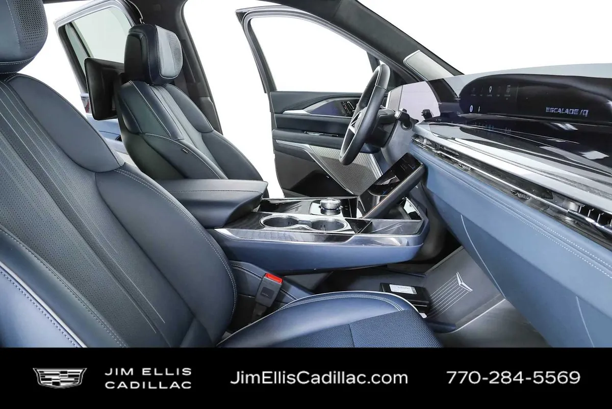 2026 Cadillac ESCALADE IQ Premium Sport thumbnail 22