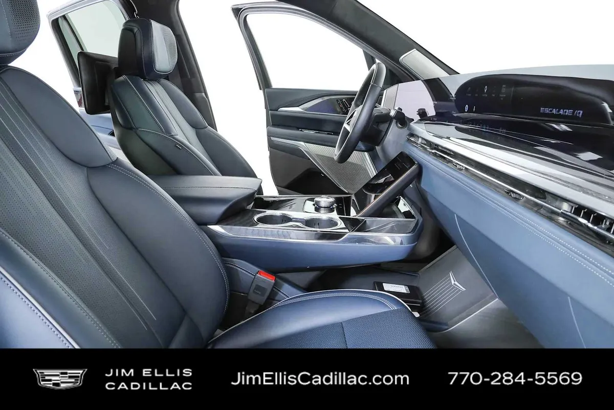 2026 Cadillac ESCALADE IQ Premium Sport thumbnail 23