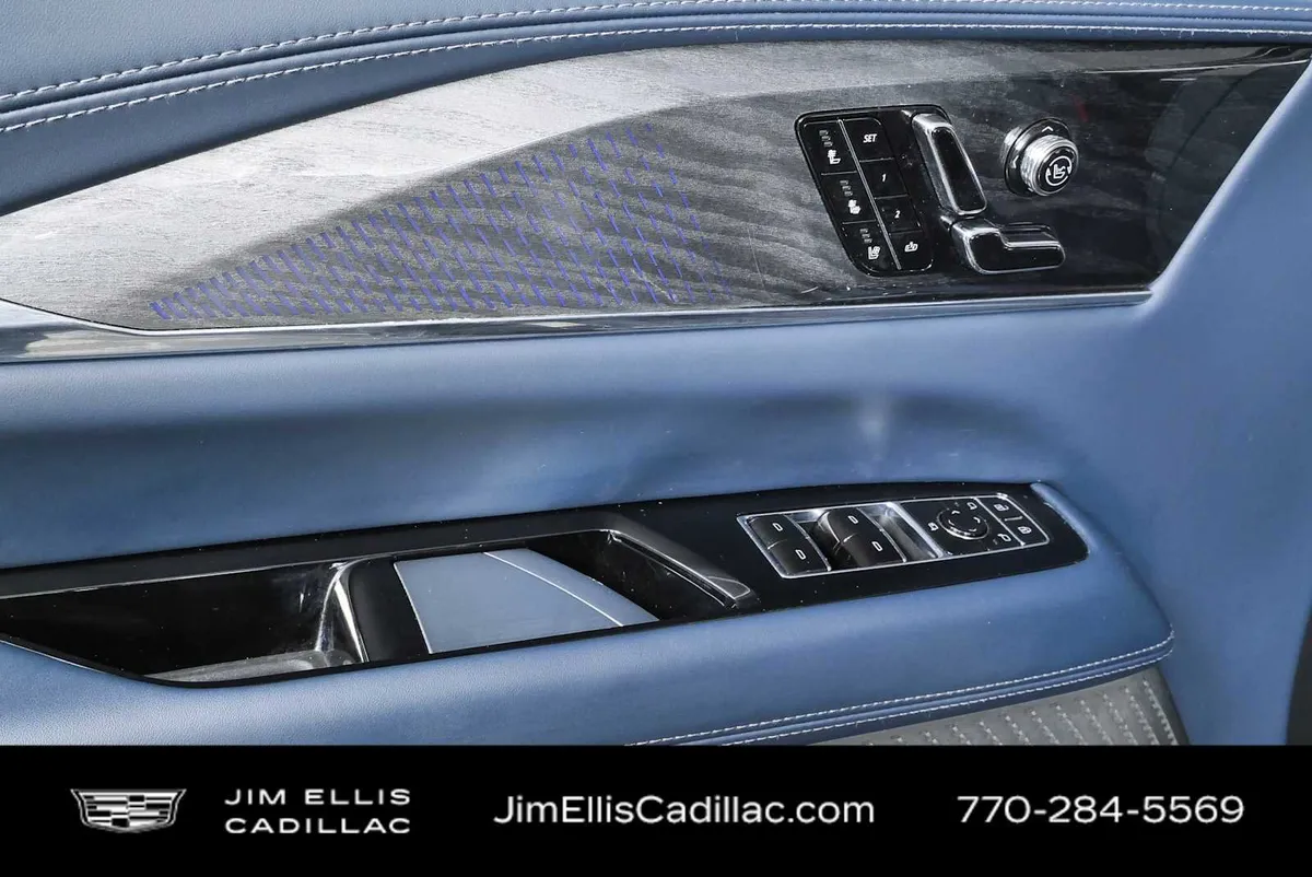 2026 Cadillac ESCALADE IQ Premium Sport thumbnail 6