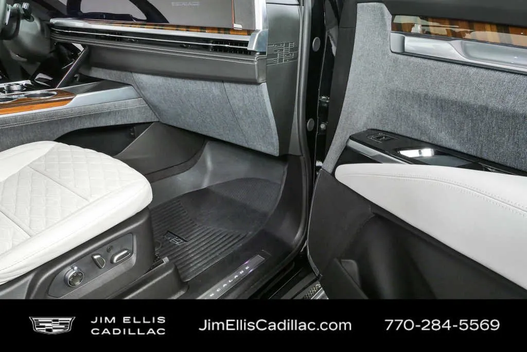 2026 Cadillac Escalade Platinum Sport thumbnail 26
