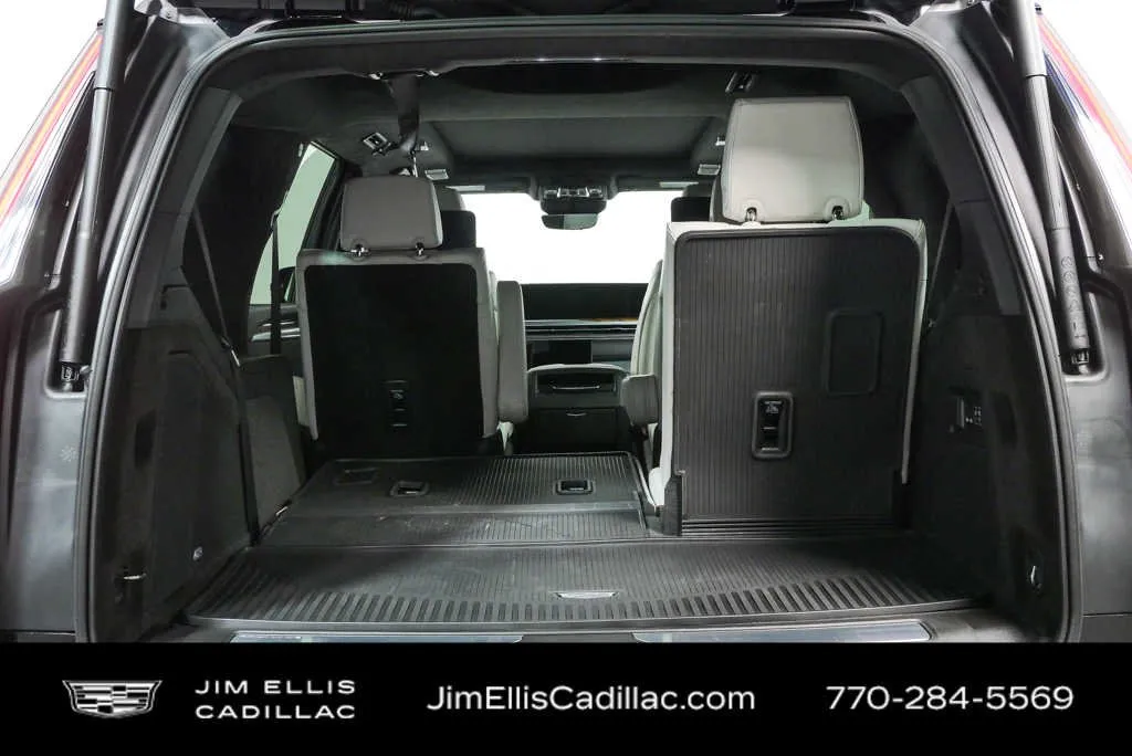 2026 Cadillac Escalade Platinum Sport thumbnail 30
