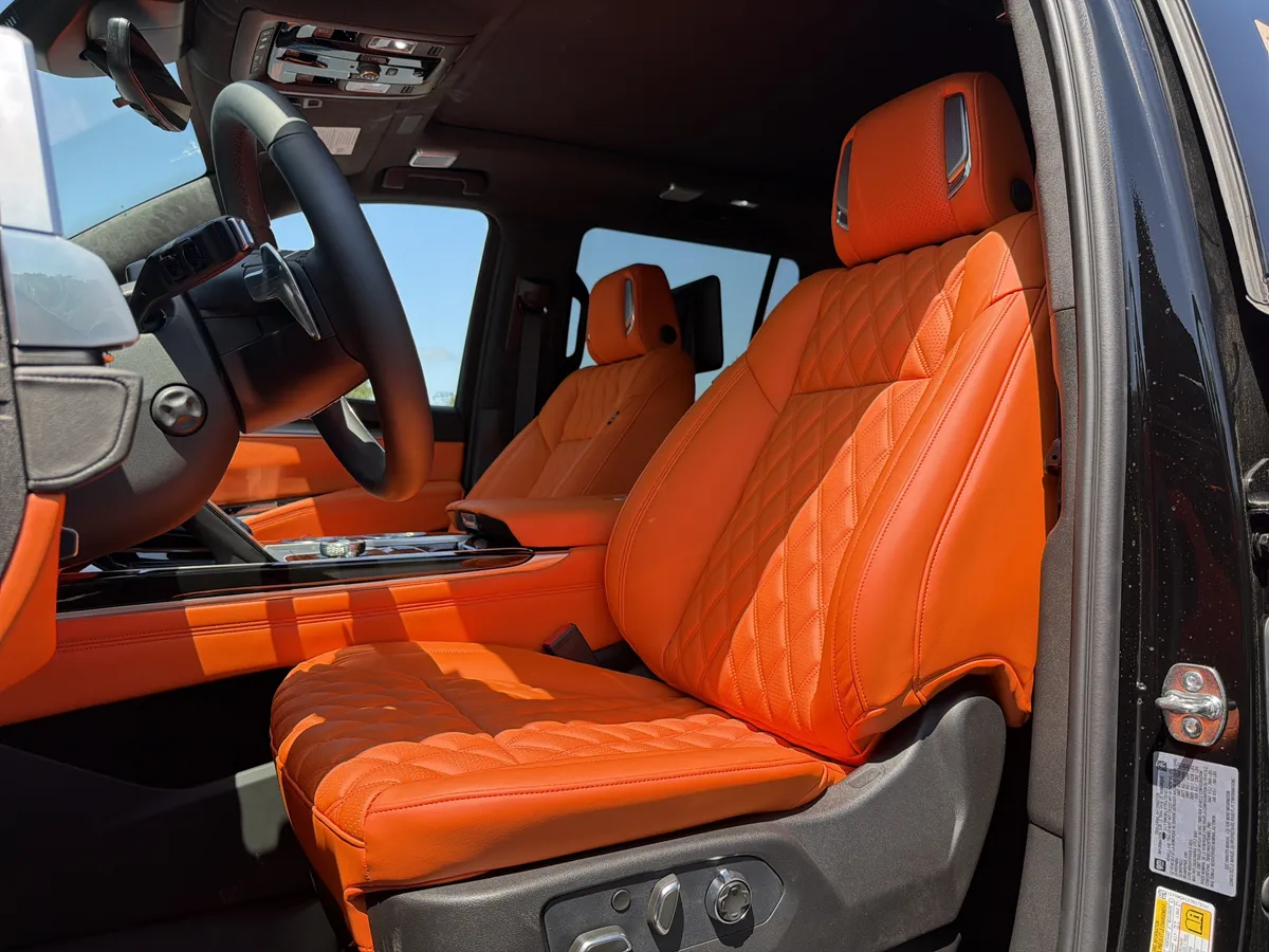 2026 Cadillac Escalade Platinum Sport thumbnail 6