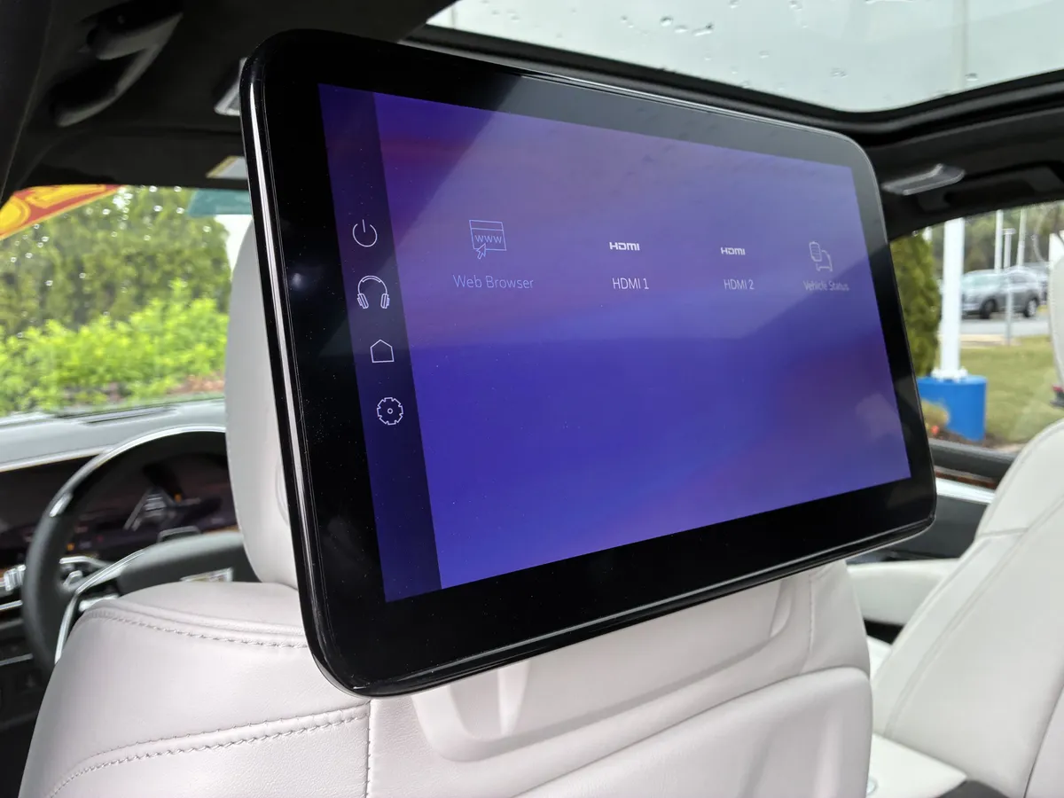 2026 Cadillac Escalade Platinum Sport thumbnail 16