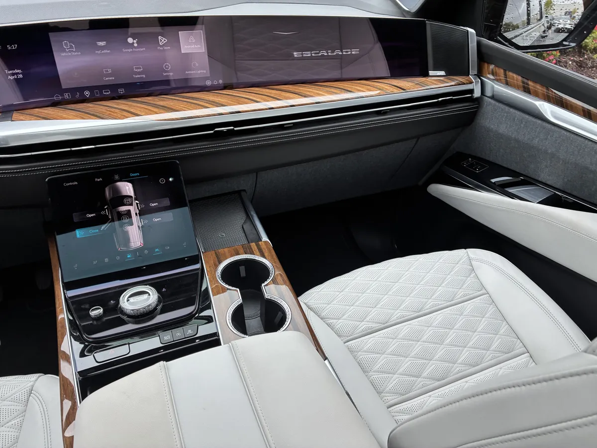 2026 Cadillac Escalade Platinum Sport thumbnail 20
