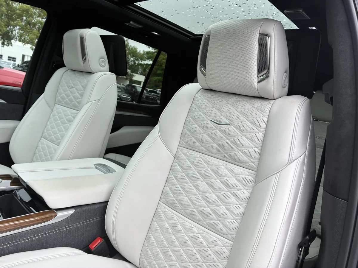 2026 Cadillac Escalade Platinum Sport thumbnail 22