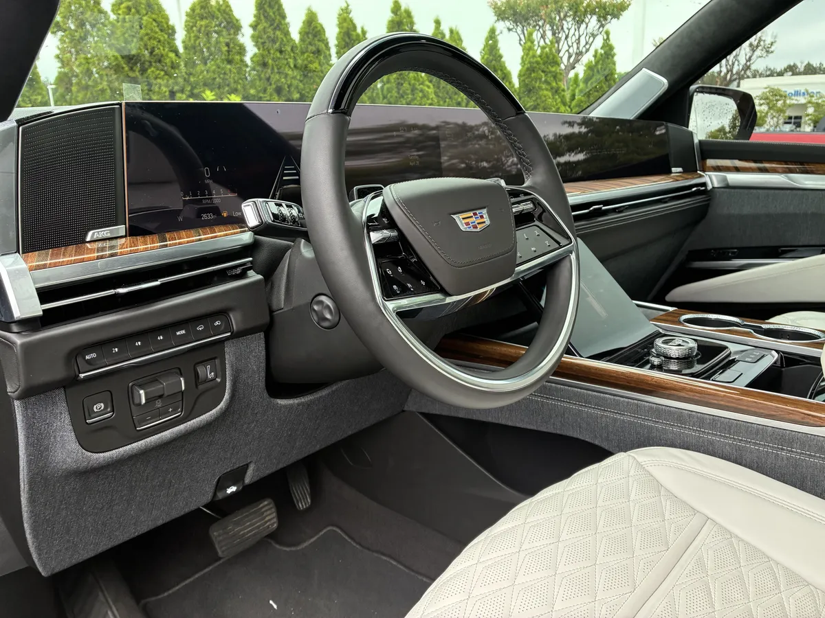 2026 Cadillac Escalade Platinum Sport thumbnail 23